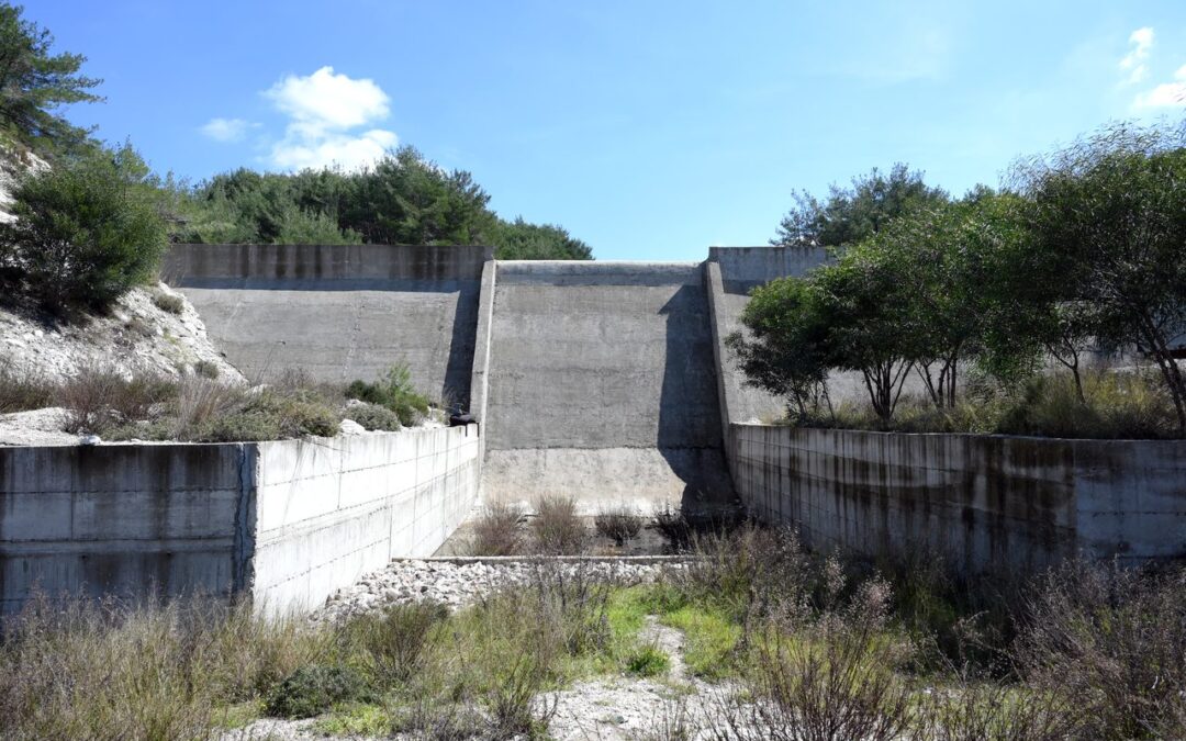 Construction of the Kharoun Dam